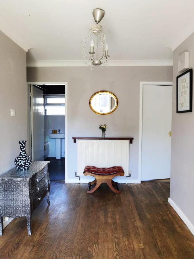 Fourth Avenue, Lovely Bungalow Available For Guests And Contractors Parking Wifi 노팅엄 외부 사진