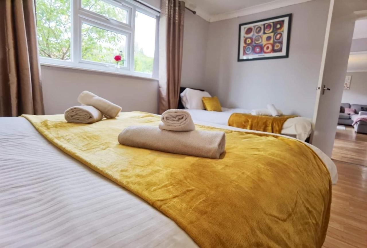 Fourth Avenue, Lovely Bungalow Available For Guests And Contractors Parking Wifi 노팅엄 외부 사진