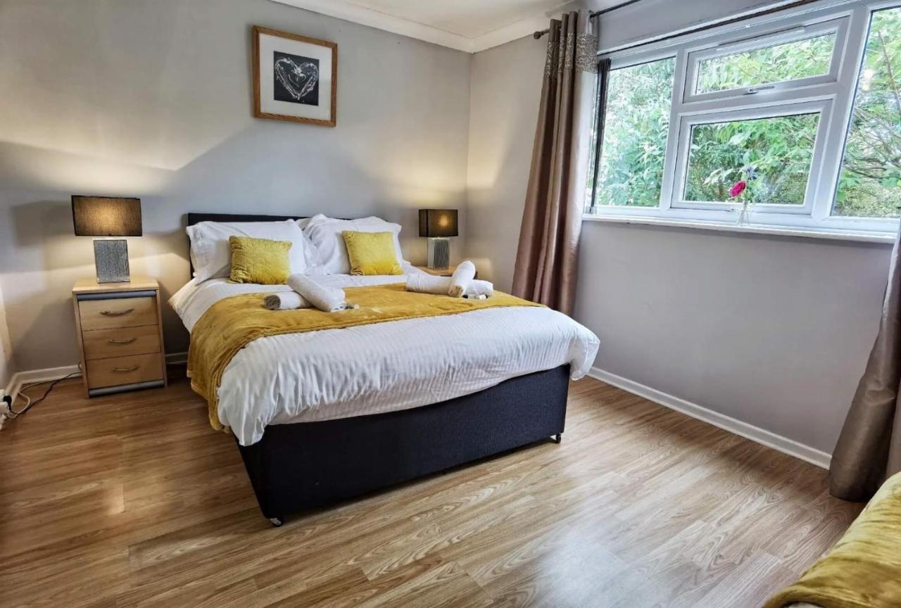 Fourth Avenue, Lovely Bungalow Available For Guests And Contractors Parking Wifi 노팅엄 외부 사진