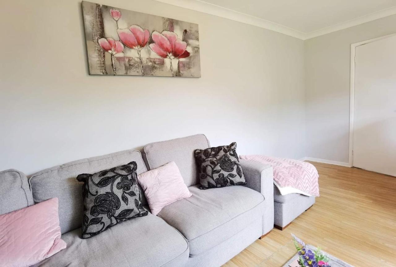 Fourth Avenue, Lovely Bungalow Available For Guests And Contractors Parking Wifi 노팅엄 외부 사진