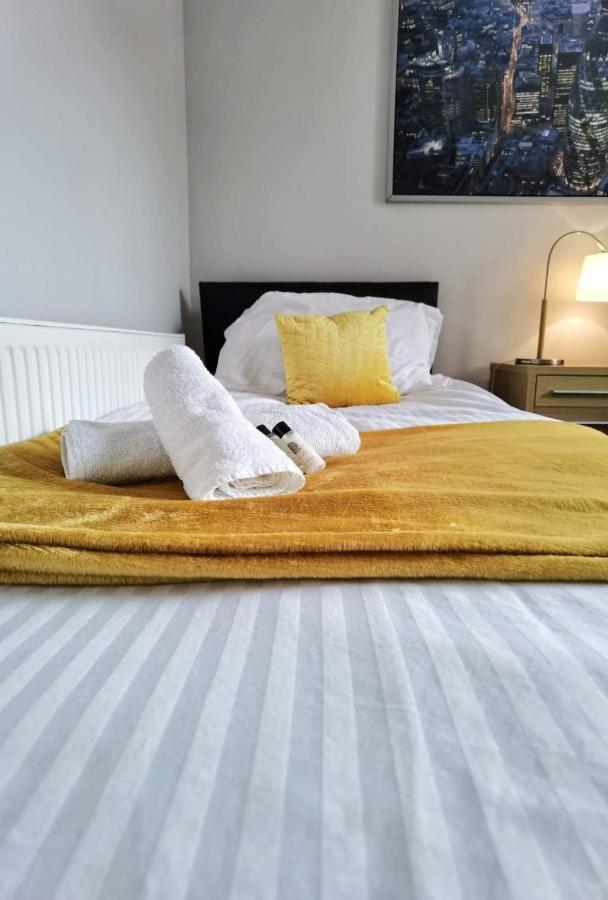 Fourth Avenue, Lovely Bungalow Available For Guests And Contractors Parking Wifi 노팅엄 외부 사진
