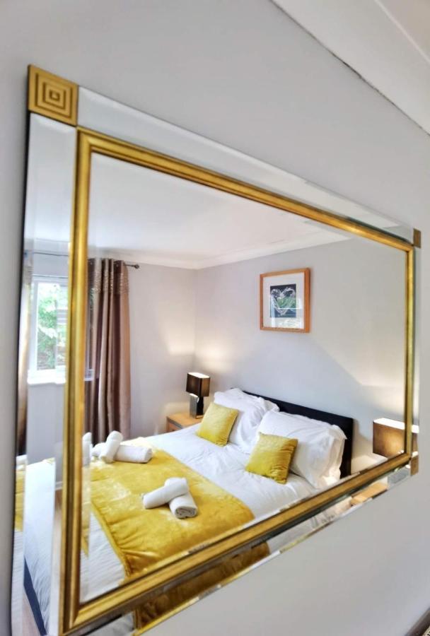 Fourth Avenue, Lovely Bungalow Available For Guests And Contractors Parking Wifi 노팅엄 외부 사진